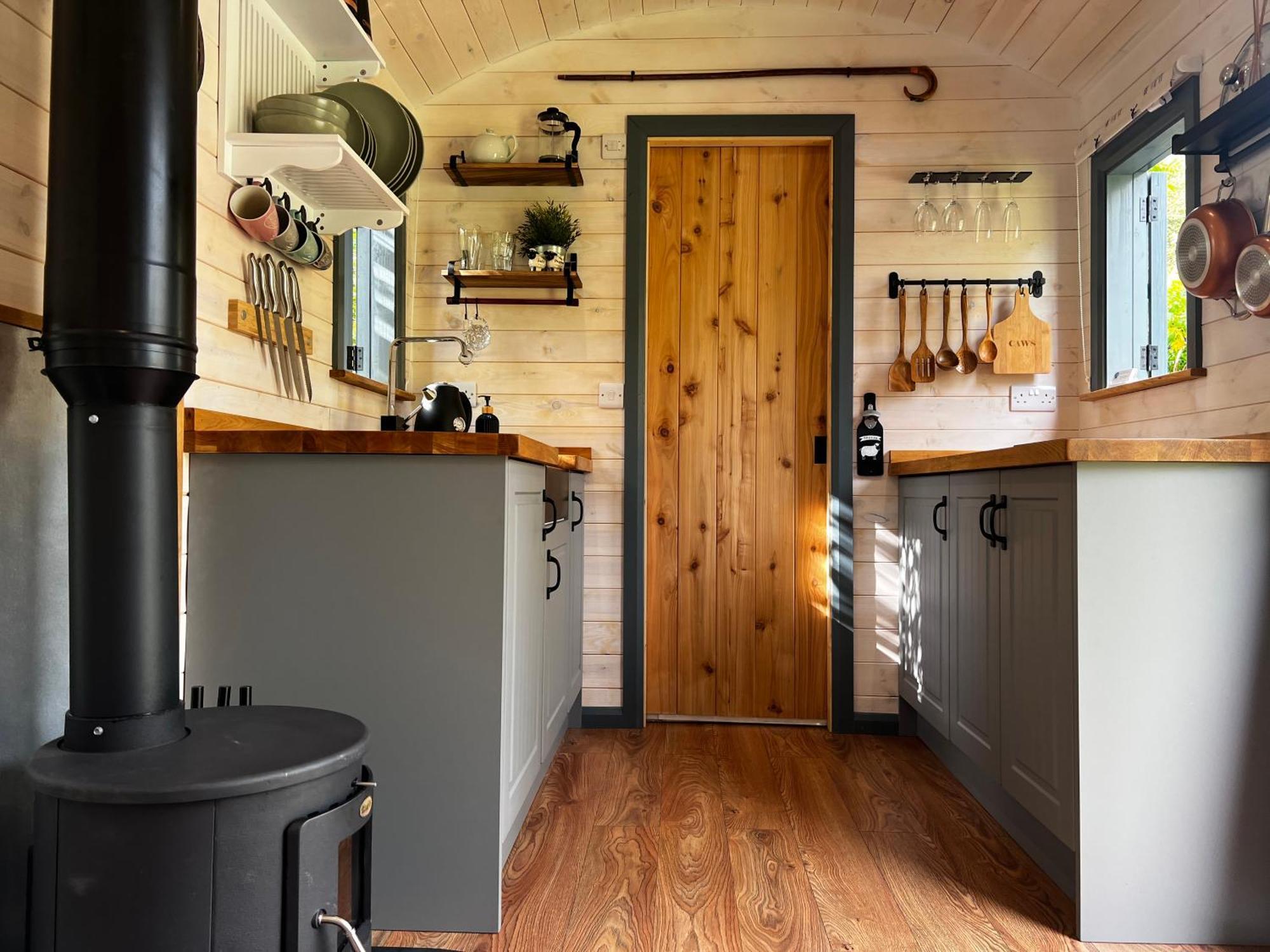 Mountain View Shepherd'S Hut For 2 Adults, 1 Dog Vila Llangoed Exterior foto
