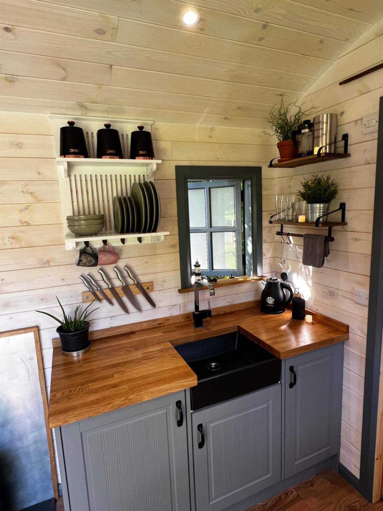 Mountain View Shepherd'S Hut For 2 Adults, 1 Dog Vila Llangoed Exterior foto
